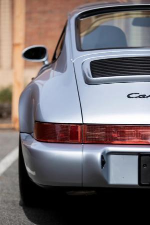 Porsche 911 Carrera RS 3.6 Touring 1992 года  (WW)